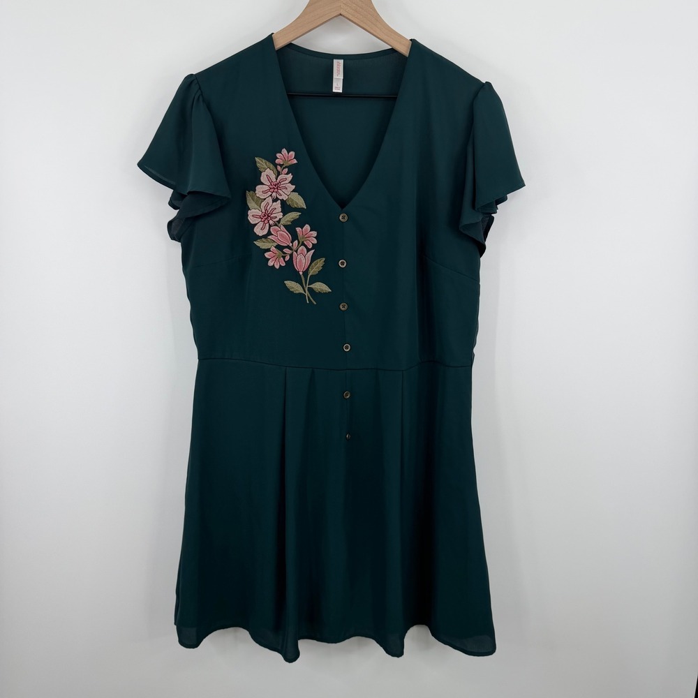 Xhilaration‎ Fit & Flare Dress Womens L Green Floral Embroidered Flutter Sleeve